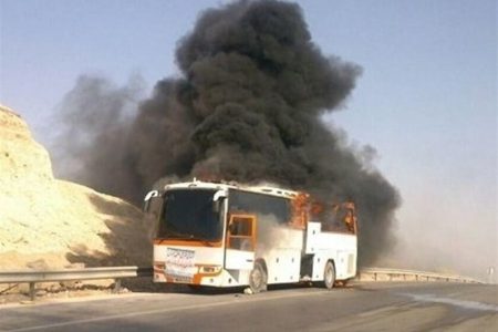 آتش‌سوزی اتوبوس در محور ایلام-کرمانشاه، خسارت جانی نداشت